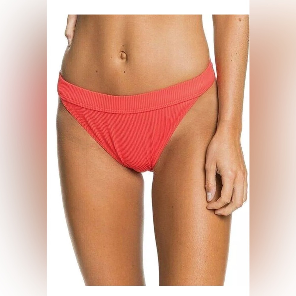 ☀️Roxy Mind of Freedom Regular Bikini Bottom, Red, Ribbed, NWT, $45 MSRP,